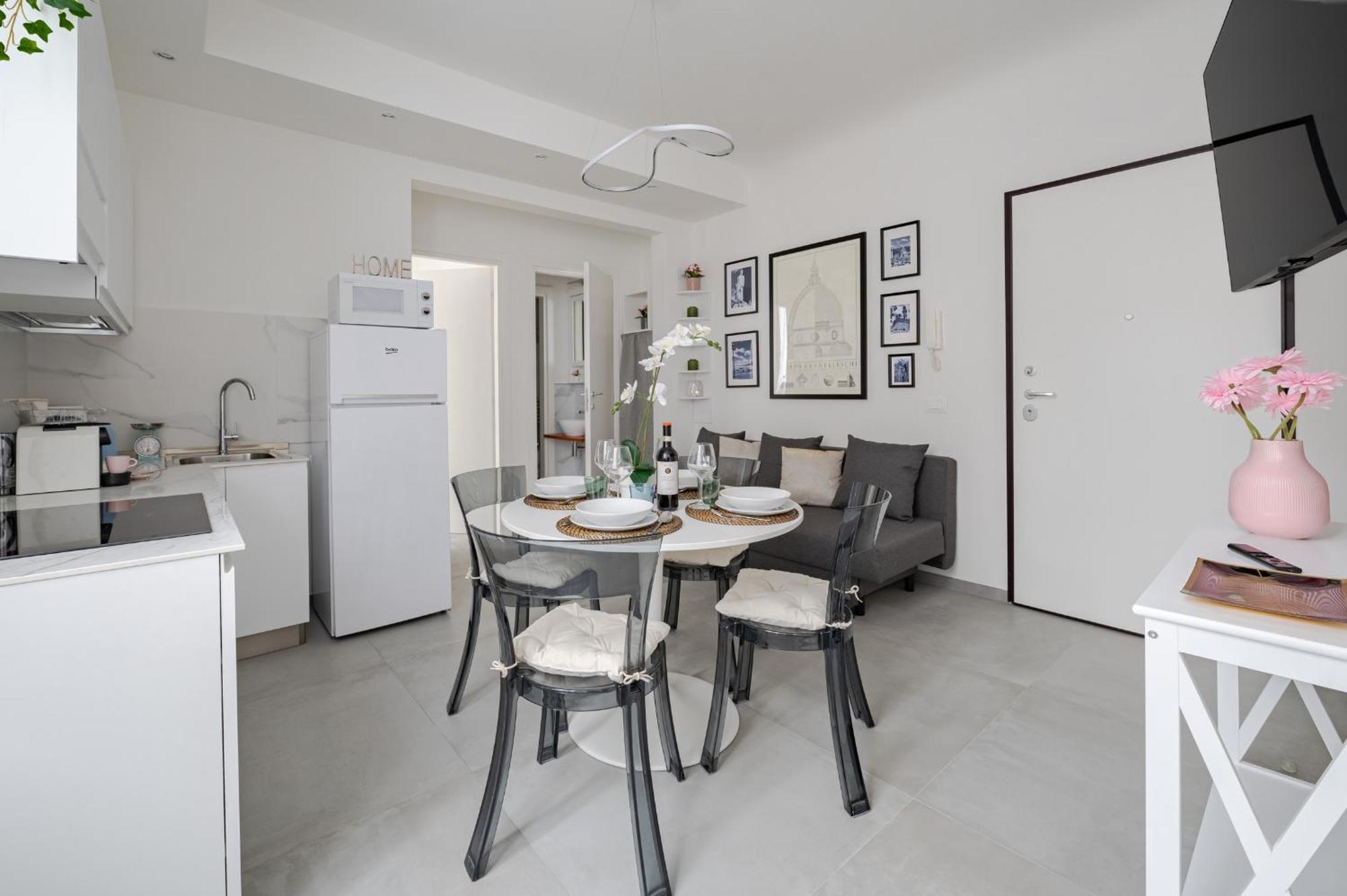 Via Ponte Alle Mosse, 19 - Florence Charming Apartments - A Chic, Newly Renovated Apartment Near Tram Leopolda, A Few Min From Downtown Exterior foto